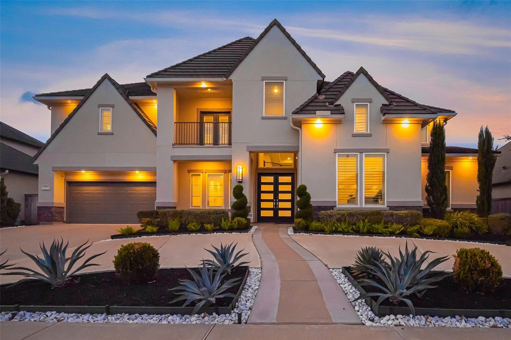 Photo of 22 Crown Grove, Sugar Land, TX 77498 (MLS # 5743738)