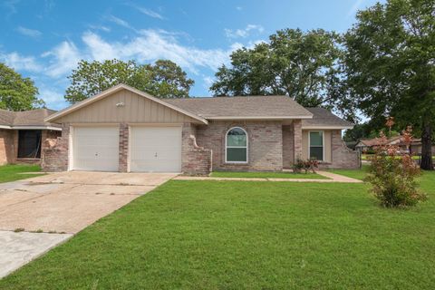 Photo of 4206 Oak Shadows Drive, Houston, TX 77091 (MLS # 48216248)