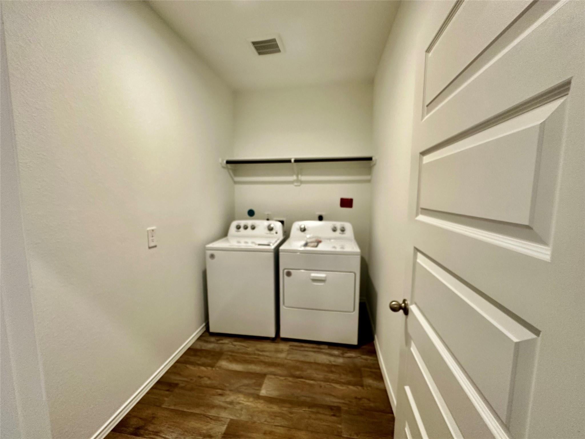7414 Misty Iris Way