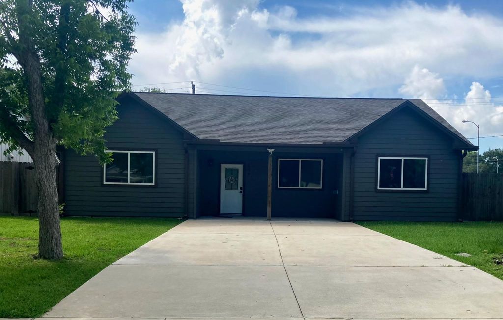 Photo of 419 Cole Street, Webster, TX 77598 (MLS # 47001201)