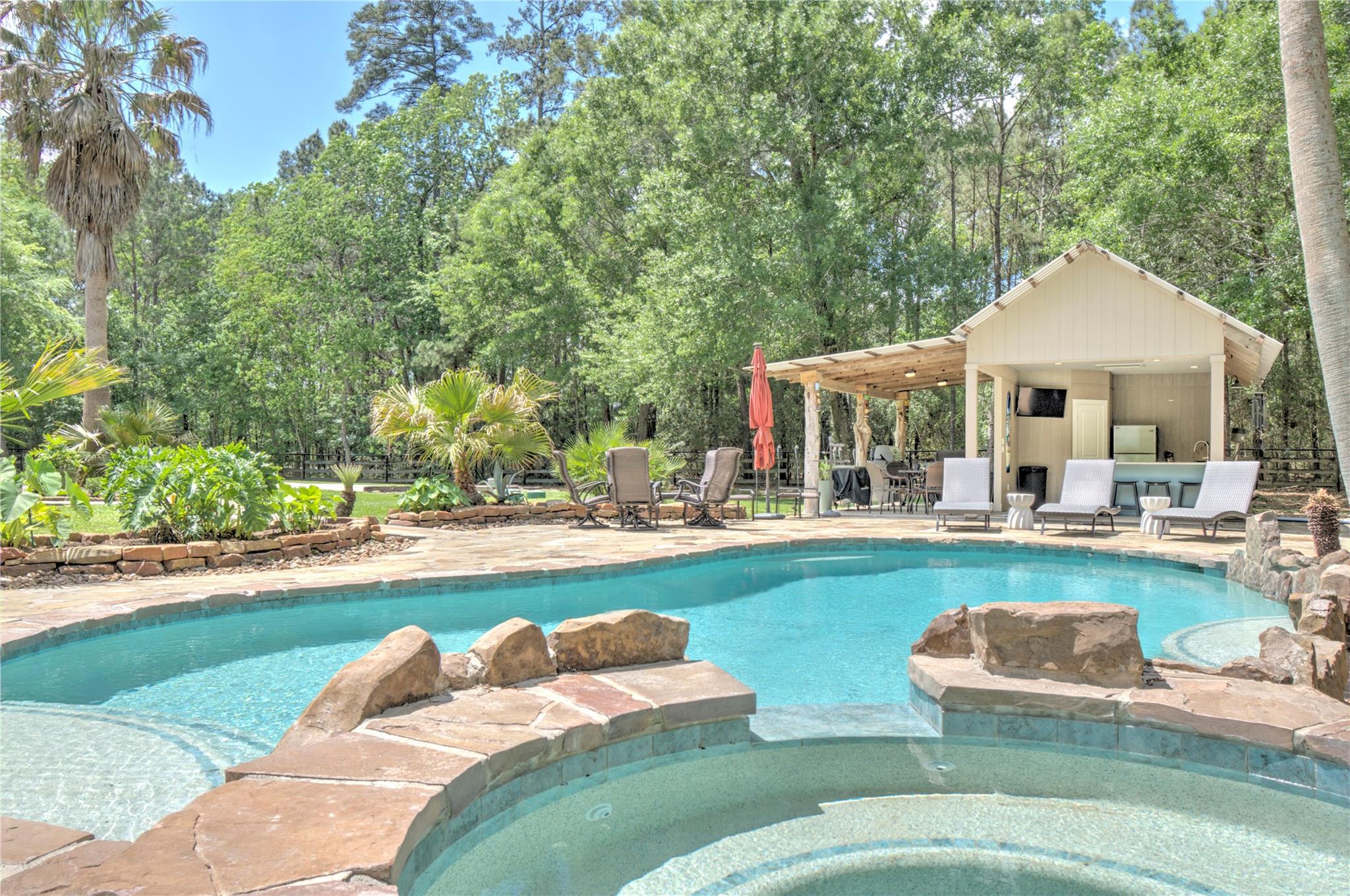 15508 Crown Oaks Drive