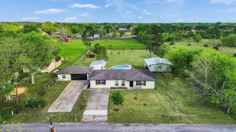 Photo of 1905 County Road 235, Alvin, TX 77511 (MLS # 78290606)