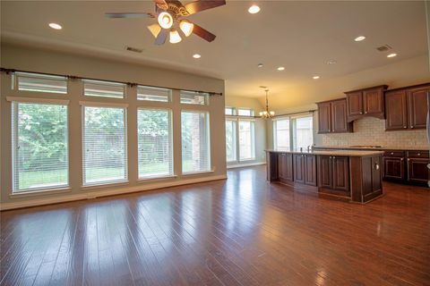 Photo of 2019 Sunset Springs Drive, Pearland, TX 77584 (MLS # 83036046)