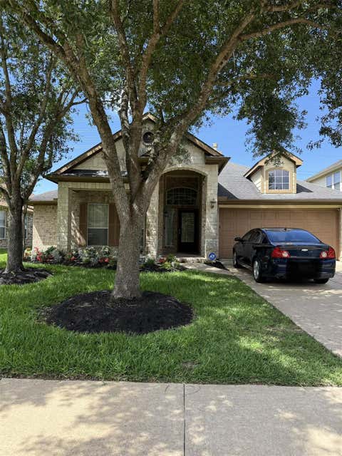 Homes For Sale - 12811 Flat Creek Drive<br/> Pearland, TX 77584