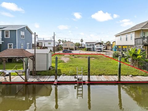 Photo of 6 Shark Lane, Surfside Beach, TX 77541 (MLS # 42123642)