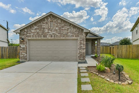 Photo of 5116 Itiel Street, Houston, TX 77048 (MLS # 82984668)