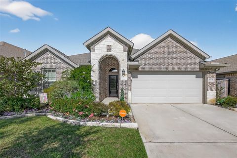 Photo of 2701 Sagedale Drive, Conroe, TX 77301 (MLS # 60498502)