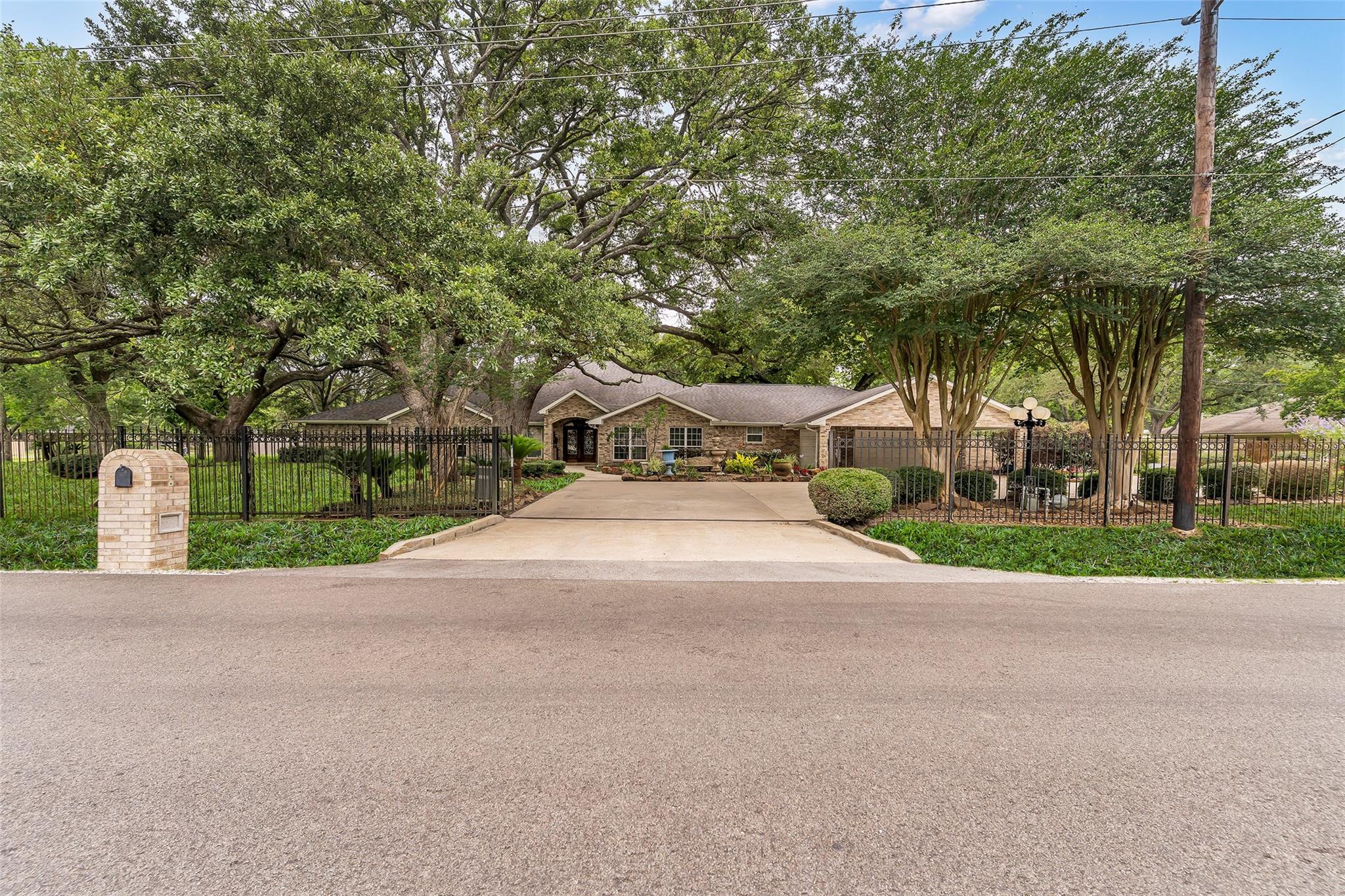 3519 Singleton Road