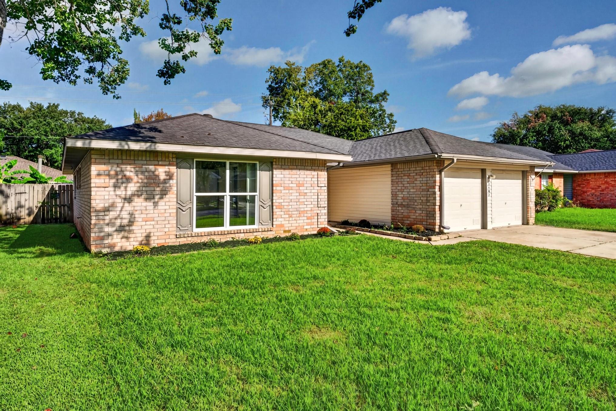2402 Colonial Ridge Drive