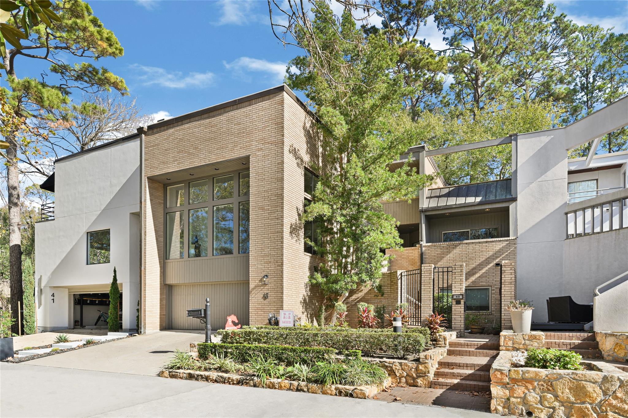 43 Legend Lane