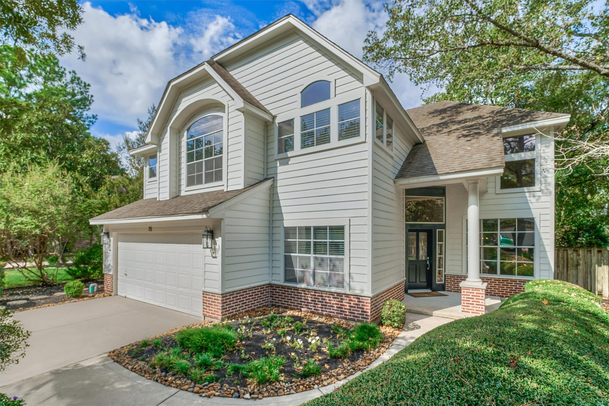 15 S Greywing Place