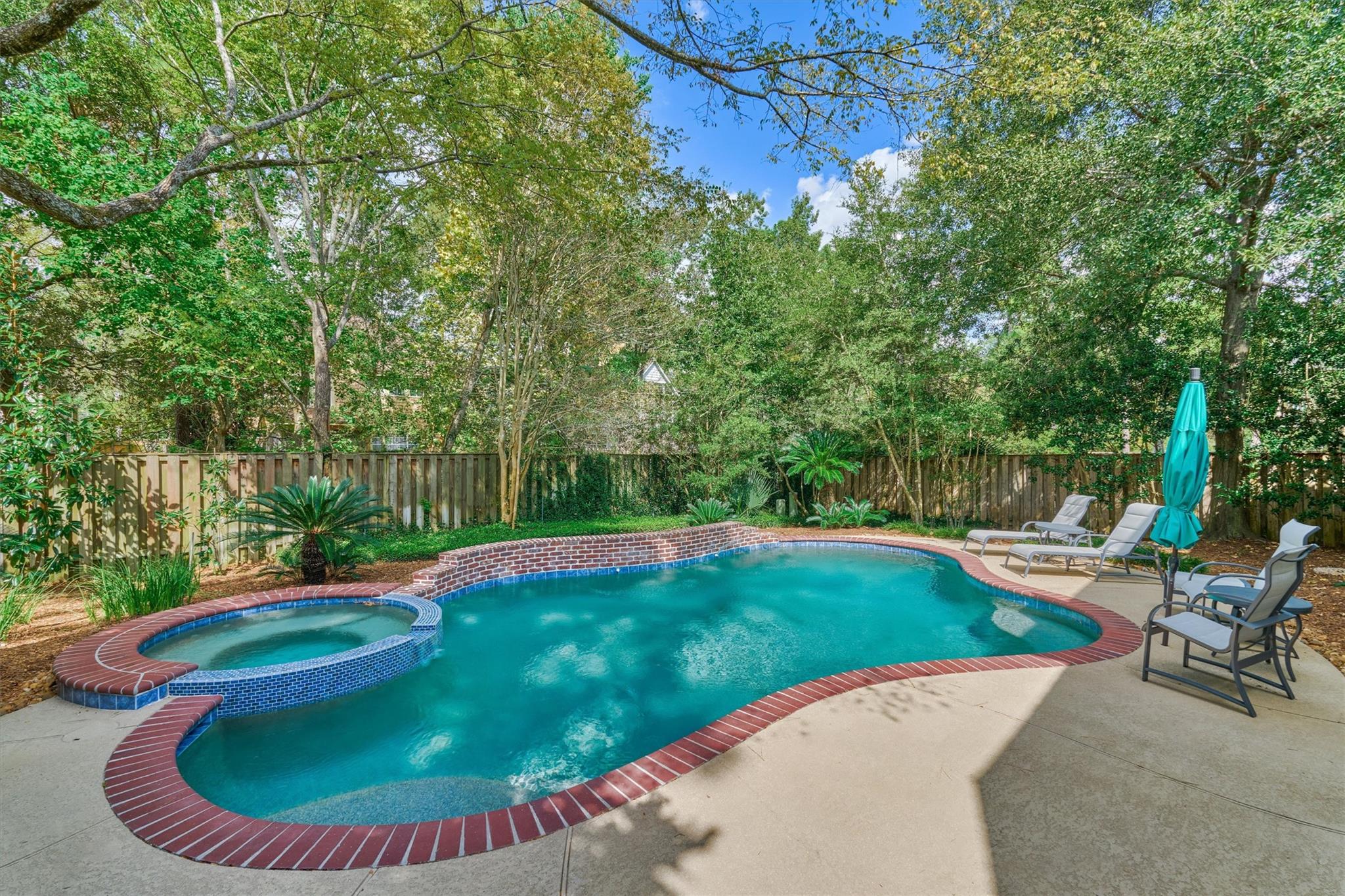 15 S Greywing Place