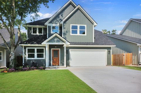 Photo of 704 N Mcnair Street, Navasota, TX 77868 (MLS # 12499947)