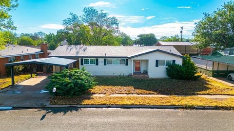 Photo of 1106 N Avenue F, Denver City, TX 79323 (MLS # 91246271)