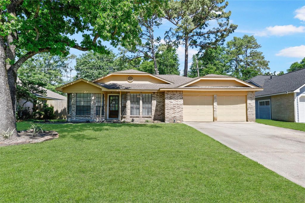 Photo of 2919 Creek Manor Dr Dr, Kingwood, TX 77339 (MLS # 34685264)