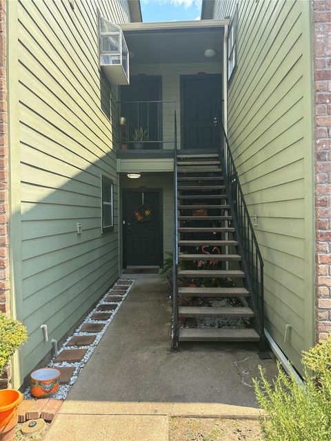 Photo of 18800 Egret Bay Boulevard #1100, Webster, TX 77058 (MLS # 4293699)