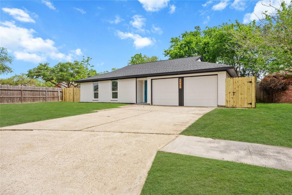 Photo of 2403 Heather Ridge Court, Webster, TX 77598 (MLS # 22640627)