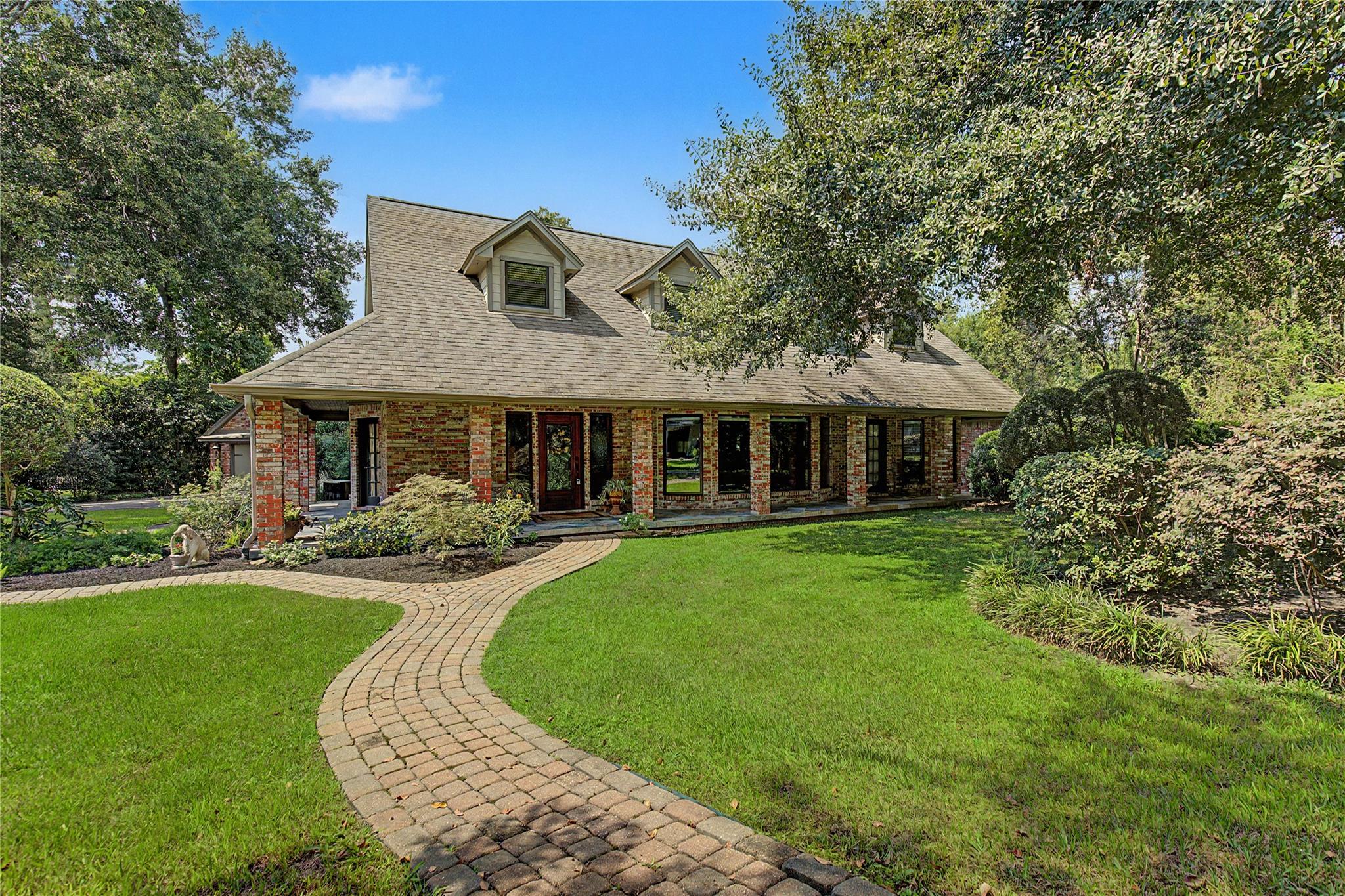 11 Holly Tree Lane