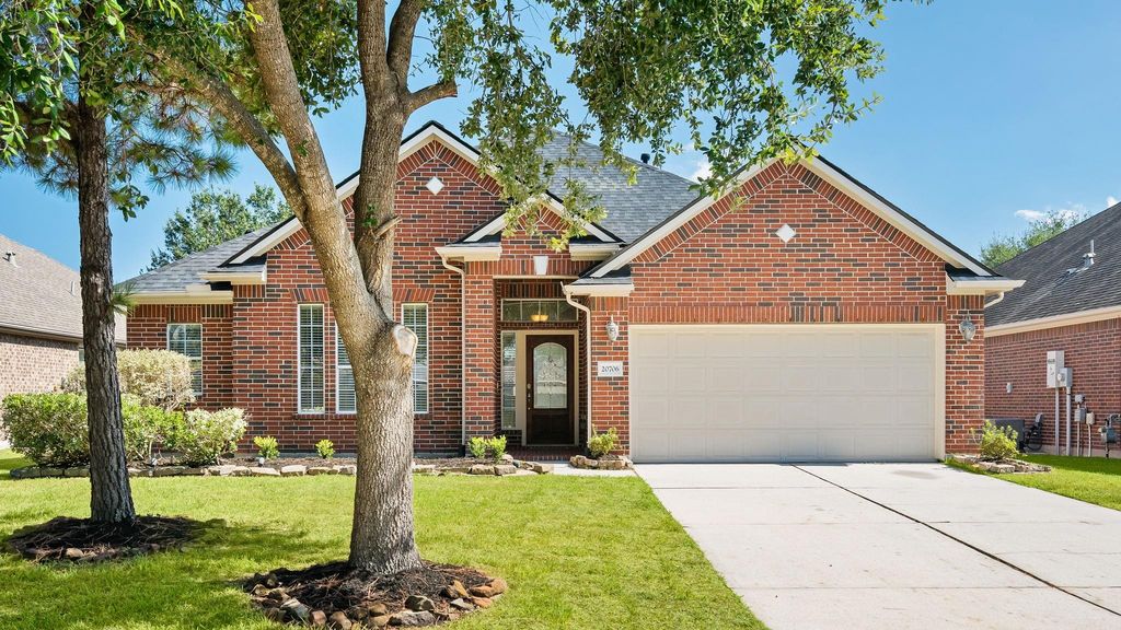 Photo of 20706 Oakhurst Creek Drive, Porter, TX 77365 (MLS # 38444309)