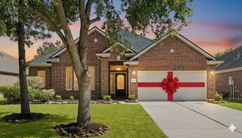 Photo of 20706 Oakhurst Creek Drive, Porter, TX 77365 (MLS # 38444309)