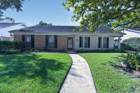 Photo of 12507 Kingsride Lane, Houston, TX 77024 (MLS # 16478229)