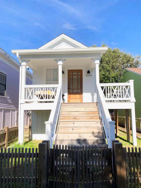 Photo of 1314 Avenue M 1/2, Galveston, TX 77550 (MLS # 2839034)