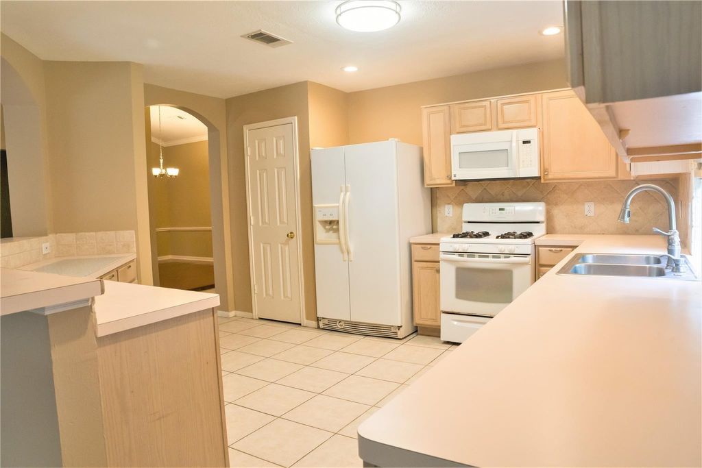Photo of 16807 Dunbar Grove Court, Sugar Land, TX 77498 (MLS # 39982587)
