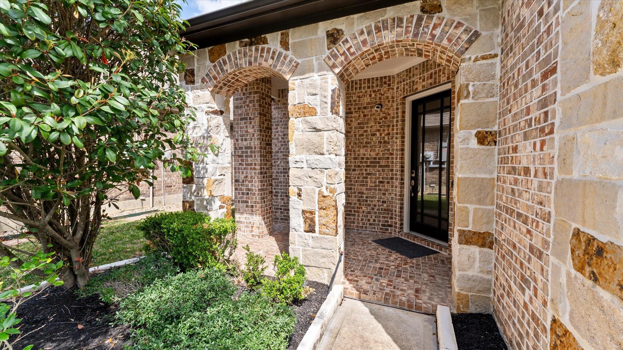 14 Whispering Thicket Place