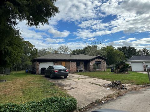 Photo of 610 Linda Lane, Alvin, TX 77511 (MLS # 25750574)