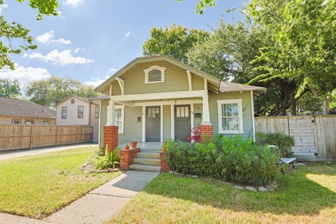 Photo of 1321 Beverly Street, Houston, TX 77008 (MLS # 41322560)