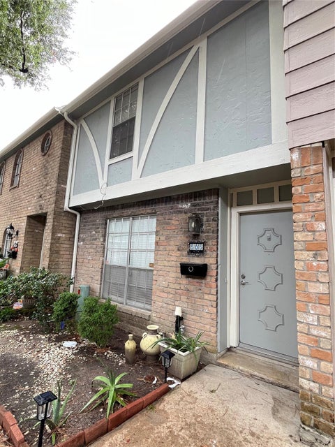 Townhouse For Rent - 8101 Amelia Road #505<br/> Houston, TX 77055