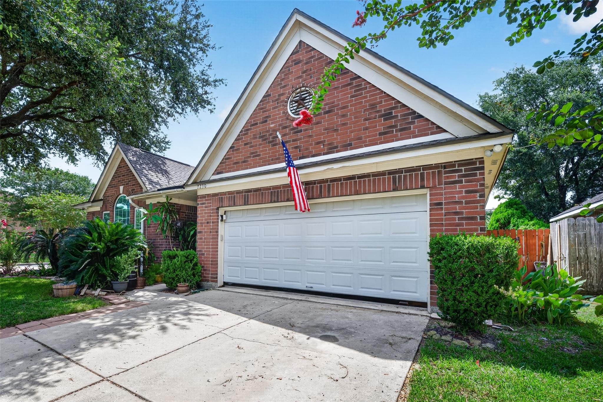 7230 Oak Walk Drive