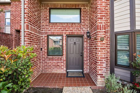 Townhouse For Sale - 7447 Cambridge Street #117<br/> Harris County, Houston, TX 77054