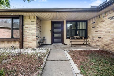 Photo of 15719 Tammany Lane, Houston, TX 77082 (MLS # 86706786)