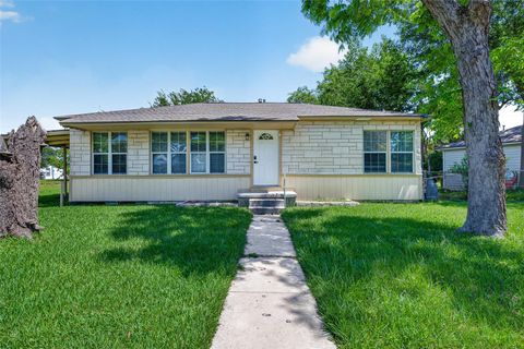 Photo of 1221 Parkway Street, Baytown, TX 77520 (MLS # 15291654)