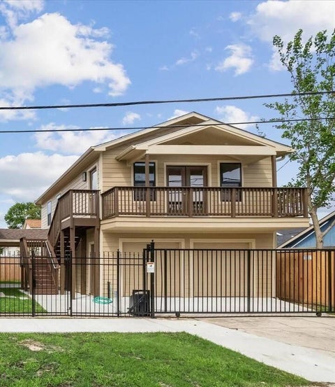 Photo of 1313 Pearson Street #APT, Houston, TX 77023 (MLS # 30714833)