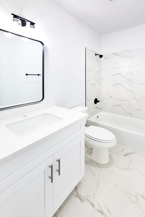 Tiny photo for 5123 Larkspur Street #D, Houston, TX 77033 (MLS # 87939266)