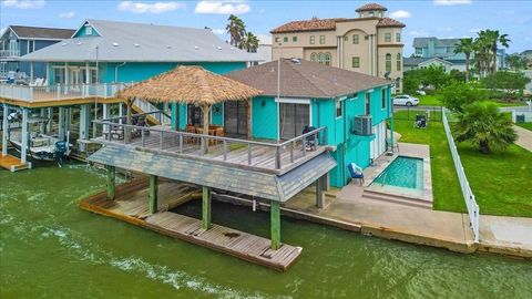 Homes For Sale - 1222 Oahu Drive<br/> Galveston, TX 77554