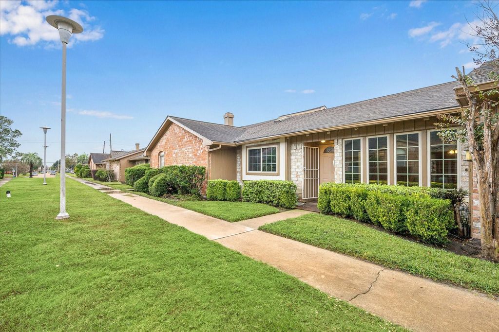 Photo of 11433 Sabo Road, Houston, TX 77089 (MLS # 8949861)