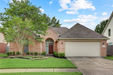 Homes For Sale - 17911 Scrub Oak Drive<br/> Richmond, TX 77407