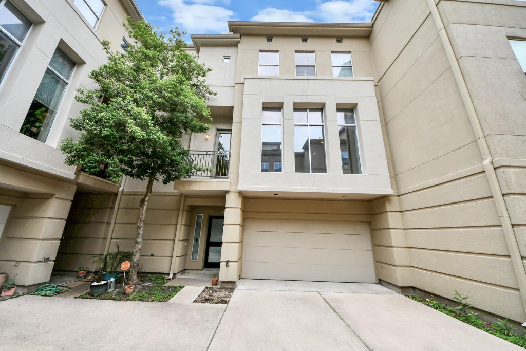 Photo of 1112 Columbus Street #B, Houston, TX 77019 (MLS # 13305214)