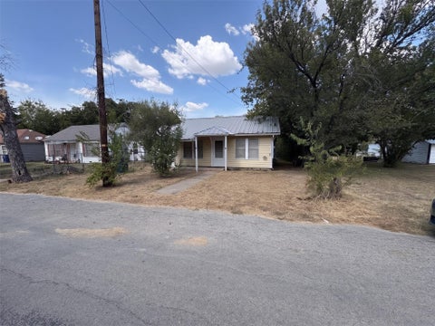 Homes For Sale - 522 7th Street<br/> brownwood, TX 76801