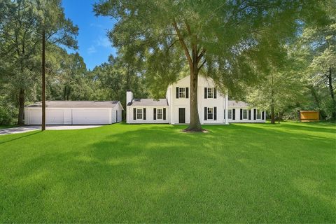 Photo of 239 Blue Lake Drive, Huffman, TX 77336 (MLS # 70032224)