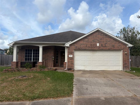 Photo of 2103 Kingfisher Court, League City, TX 77573 (MLS # 86849385)
