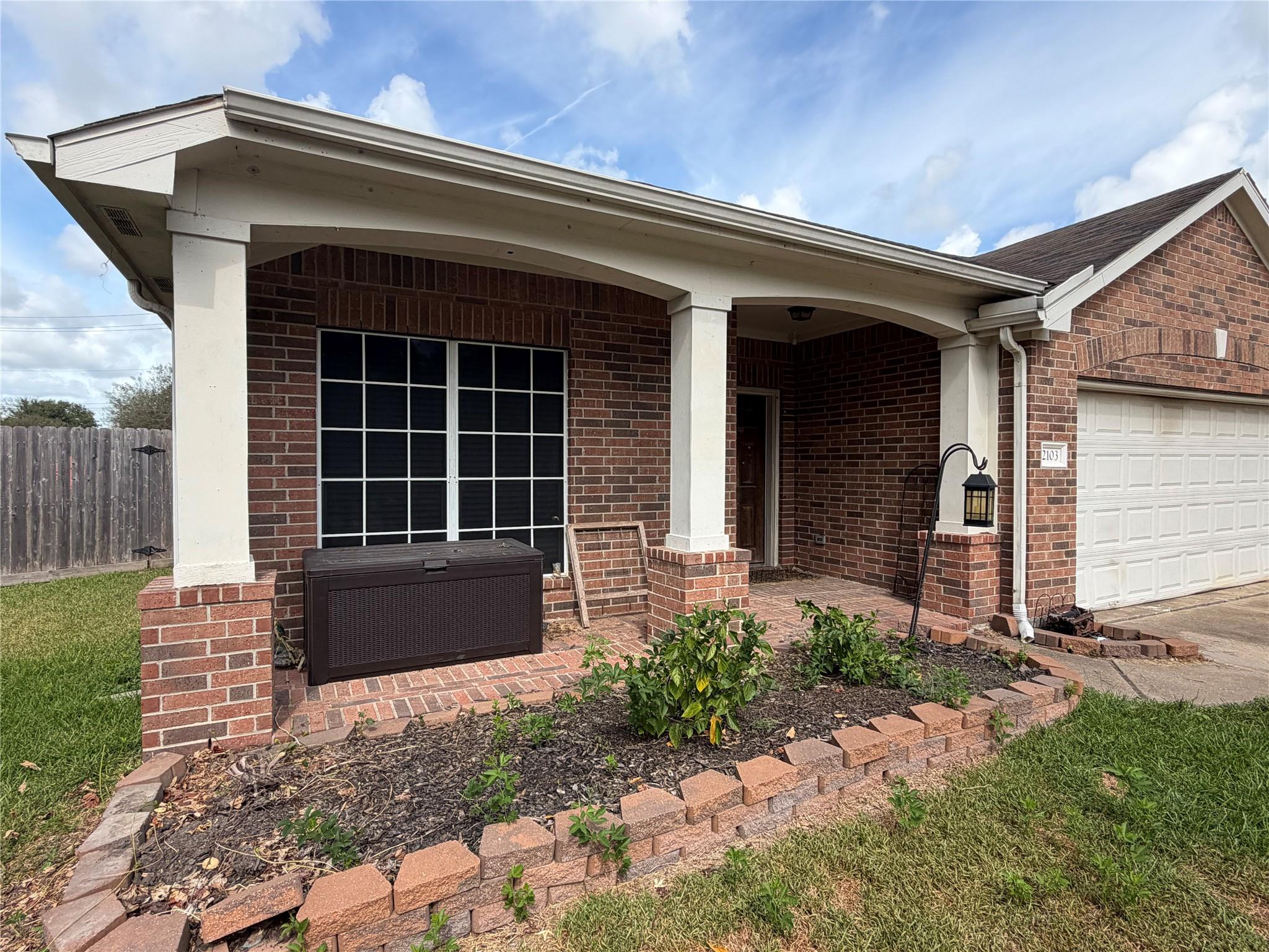 2103 Kingfisher Court