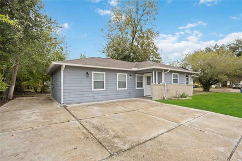 Photo of 7923 St Lo Road, Houston, TX 77033 (MLS # 43070881)