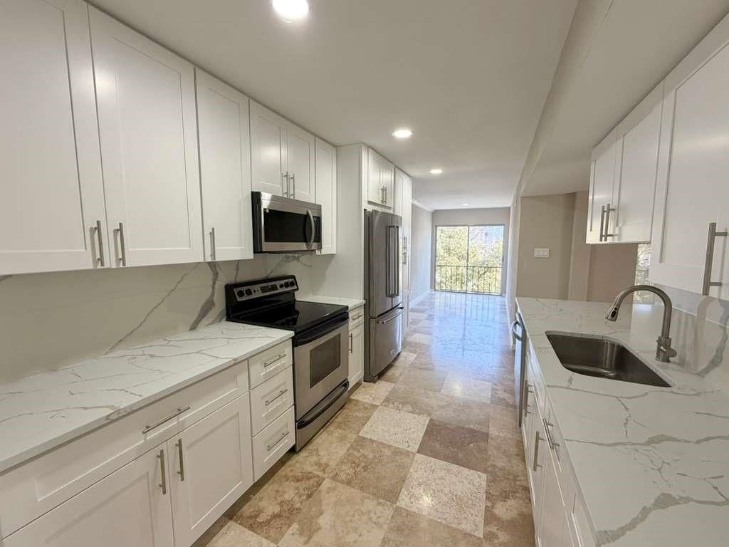 Photo of 5050 Ambassador Way #212, Houston, TX 77056 (MLS # 9573237)
