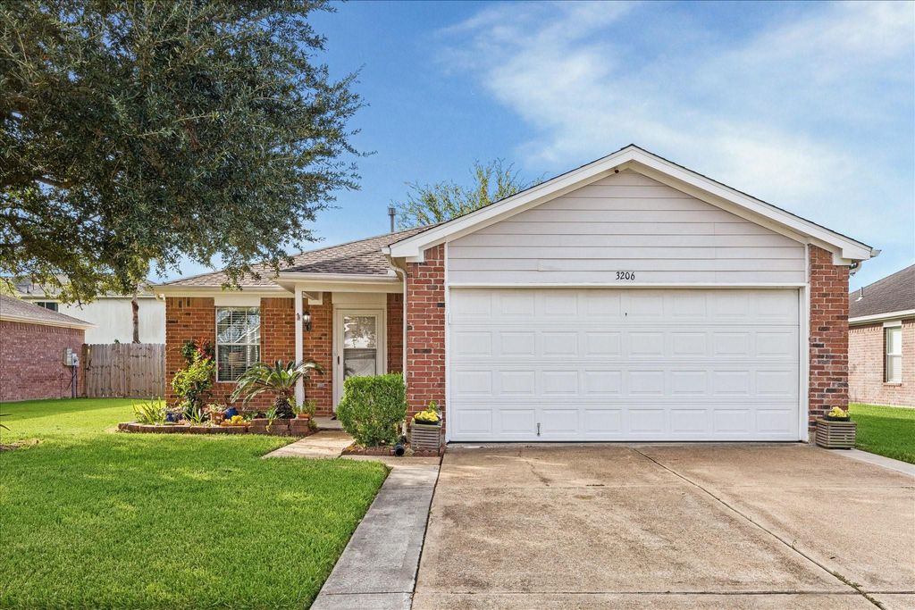 Photo of 3206 Berryfield Lane, Pearland, TX 77581 (MLS # 72527730)
