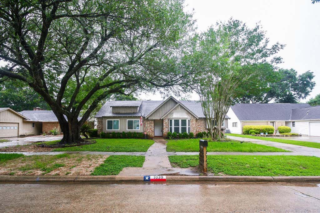 Photo of 1039 Red Rock Canyon Drive, Katy, TX 77450 (MLS # 98385589)
