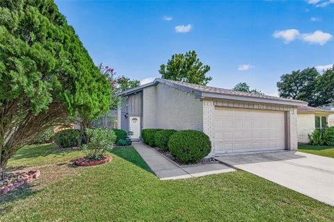 Photo of 11719 Acadian Drive, Houston, TX 77099 (MLS # 27288944)